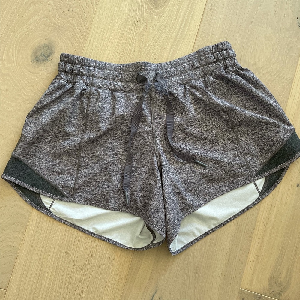 Lululemon Hotty Hot Low Rise Short 4"